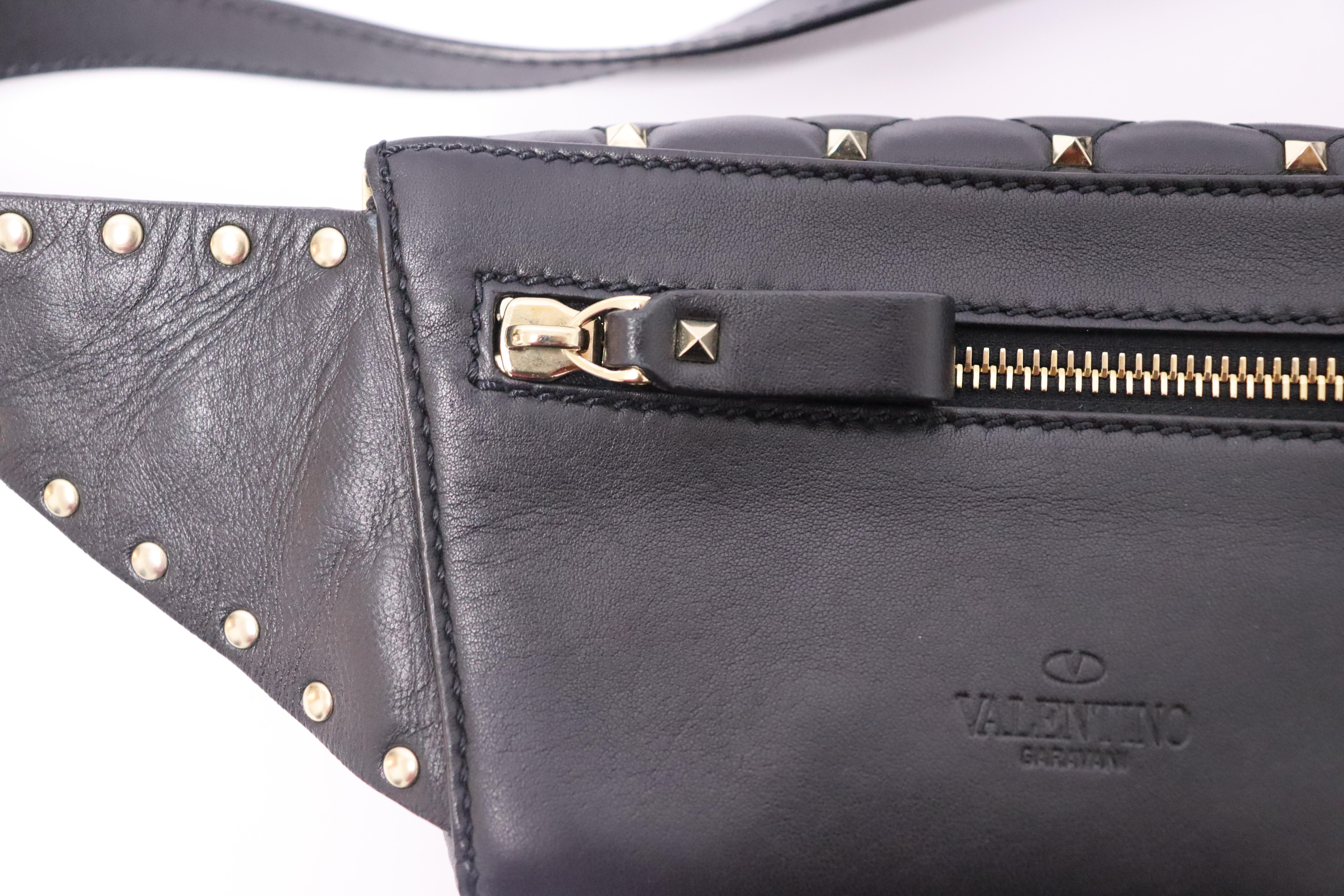 Valentino Black Leather VLTN Rockstud Bum Bag For Sale 4
