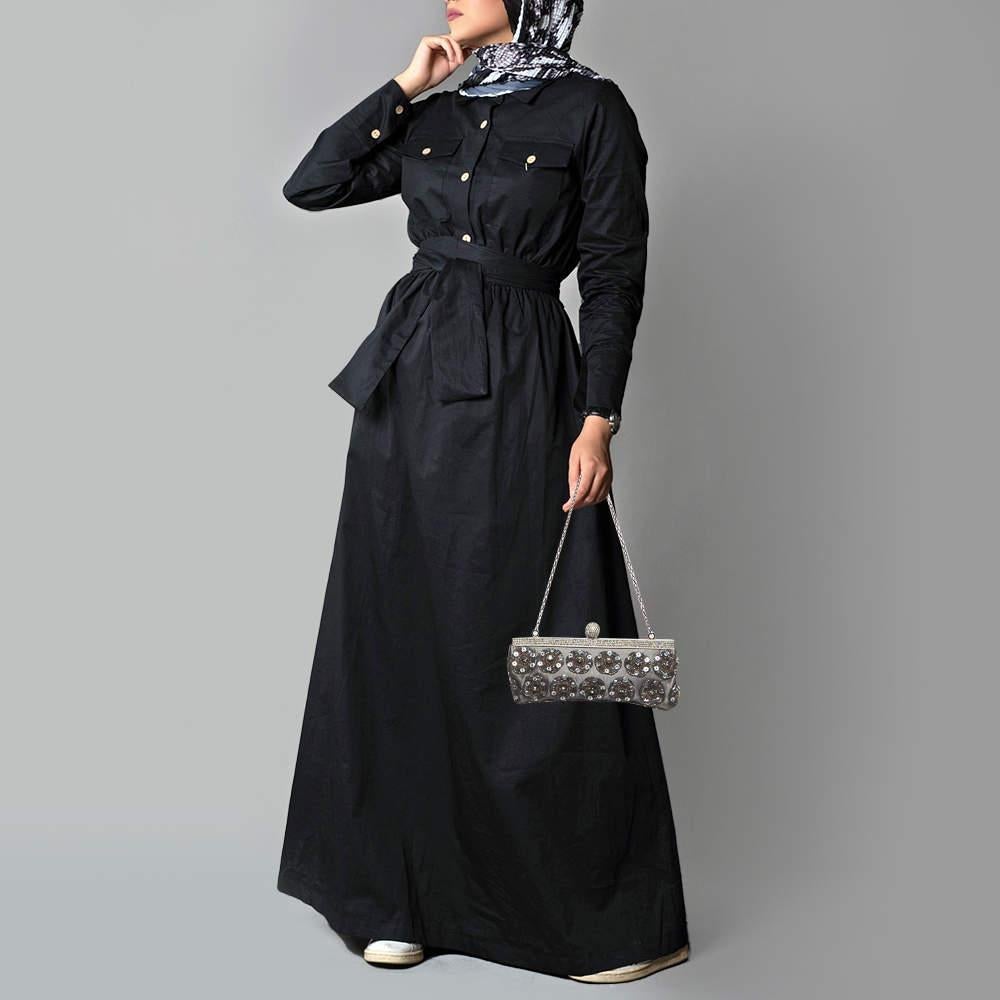 Valentino Black Mesh Embellished Frame Chain Clutch In Good Condition In Dubai, Al Qouz 2
