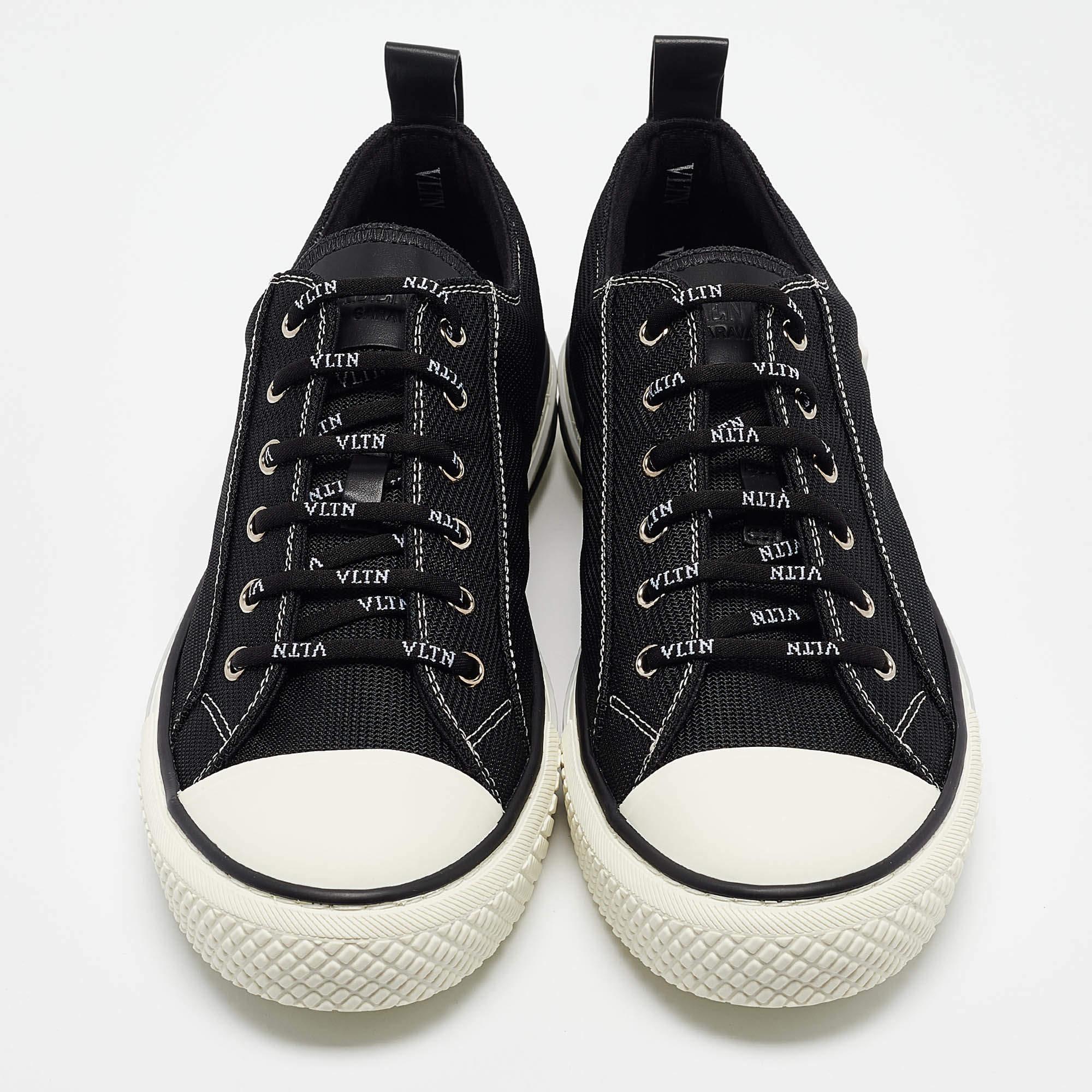 Valentino Black Mesh Giggies Sneakers Size 41 In New Condition In Dubai, Al Qouz 2