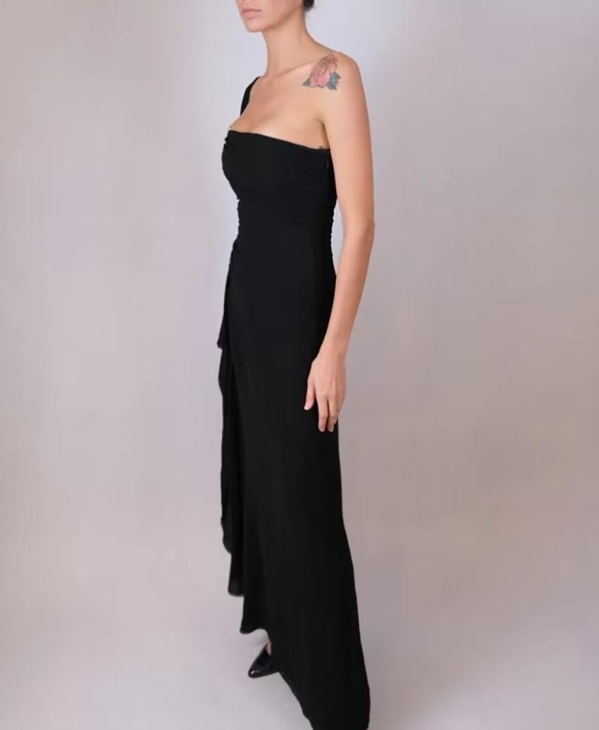 VALENTINO BLACK ONE SHOULDER GOWN DRESS with CRYSTAL EMBELLISHED BROOCH Sz 44 In Good Condition In Montgomery, TX