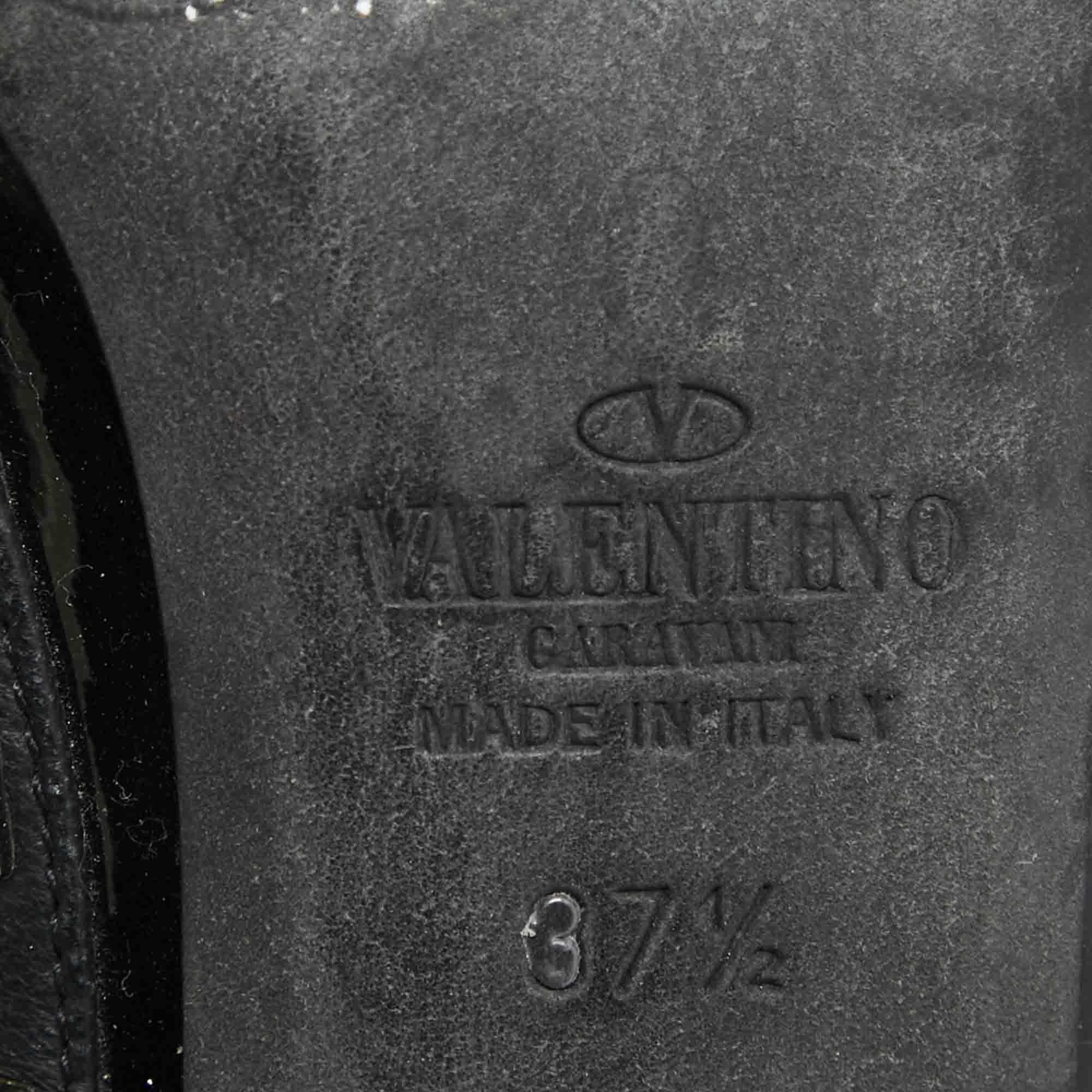 Valentino Schwarze Lack- und Leder-Pumps mit Nieten Größe 37,5 im Angebot 3