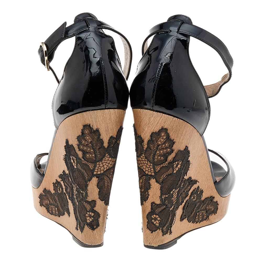 Valentino Black Patent Leather Ankle Strap Wedge Sandals Size 38 In Good Condition In Dubai, Al Qouz 2
