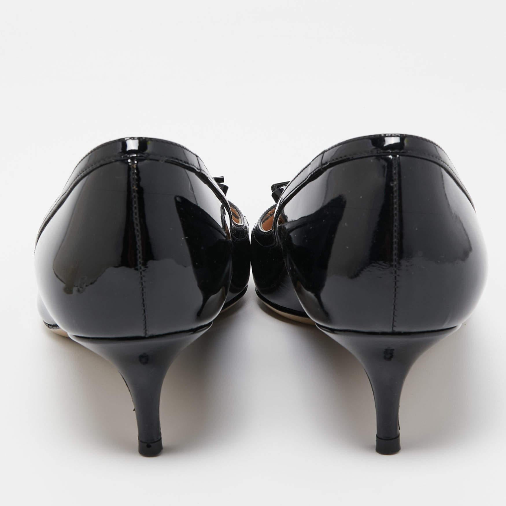 Valentino Black Patent Leather Bow Pumps Size 36.5 In Good Condition In Dubai, Al Qouz 2