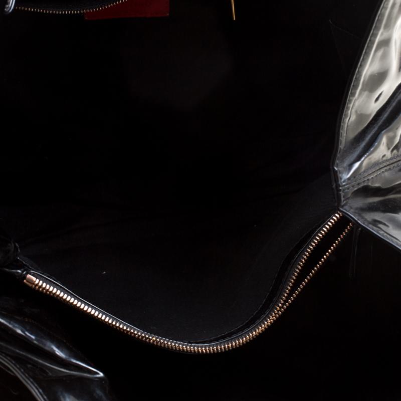 Valentino Black Patent Leather Large Nuage Bow Tote In Good Condition In Dubai, Al Qouz 2