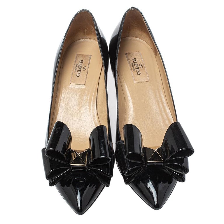 Valentino Black Patent Leather Rockstud Bow Pointed Toe Pumps Size 39 ...