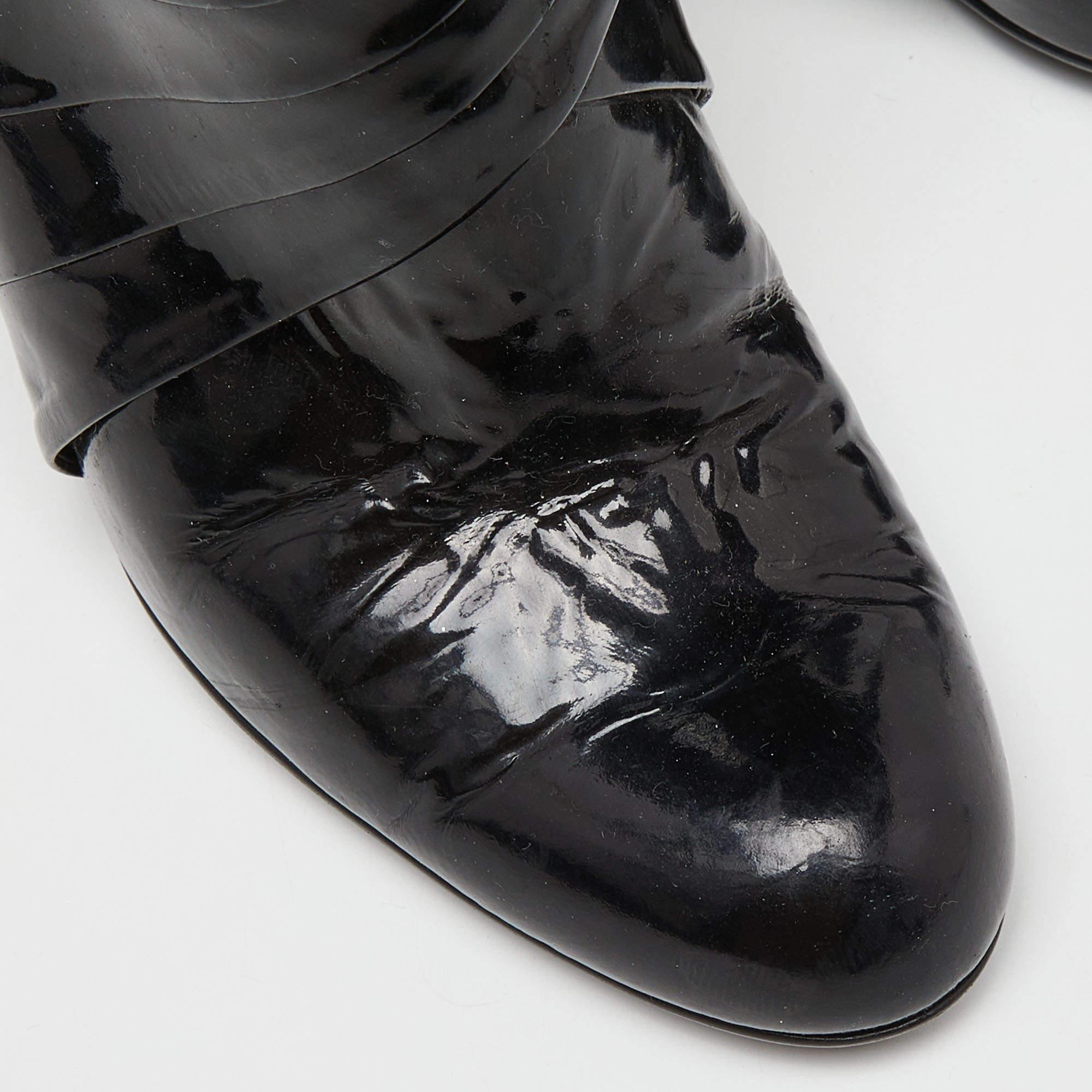 Valentino - Bottines à semelle compensée en cuir verni noir - Taille 37 en vente 2