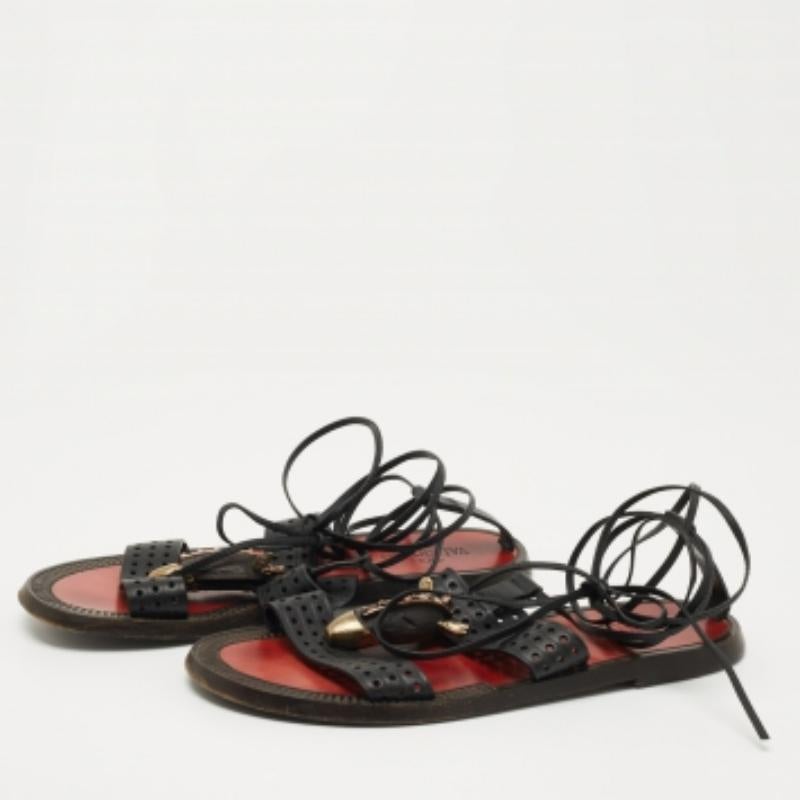 Ces sandales encadreront vos pieds de manière élégante. Fabriqués à partir de matériaux de qualité, ils affichent une présentation élégante, des semelles intérieures confortables et des talons durables.