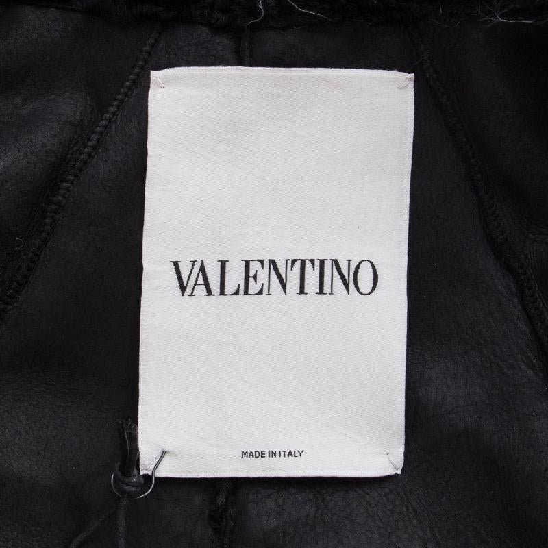 VALENTINO black PERSIAN LAMB FUR CROPPED Jacket 40 M In Excellent Condition For Sale In Zürich, CH