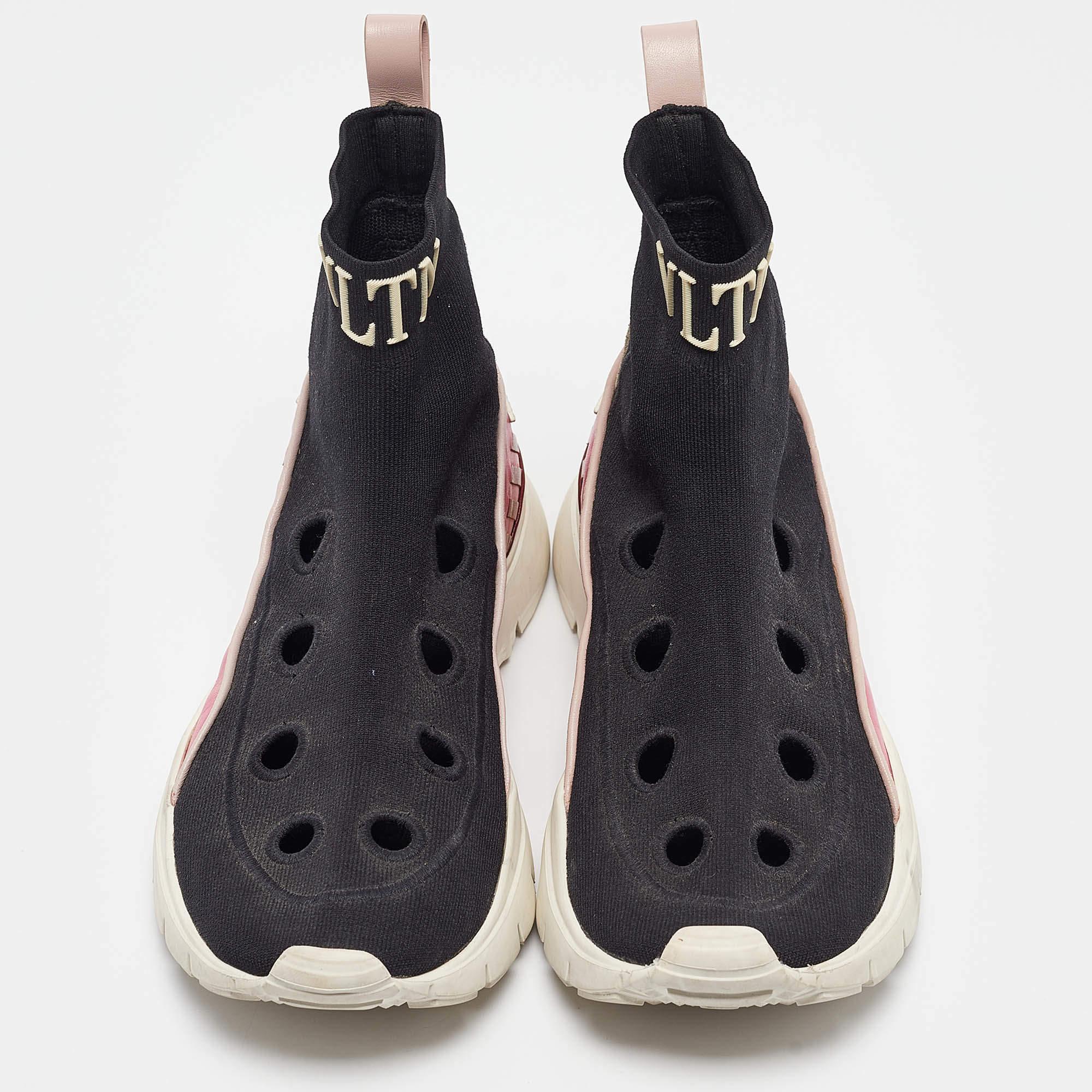 Valentino Black/Pink Fabric and Leather VLTN High Top Sneakers Size 35 In Good Condition For Sale In Dubai, Al Qouz 2