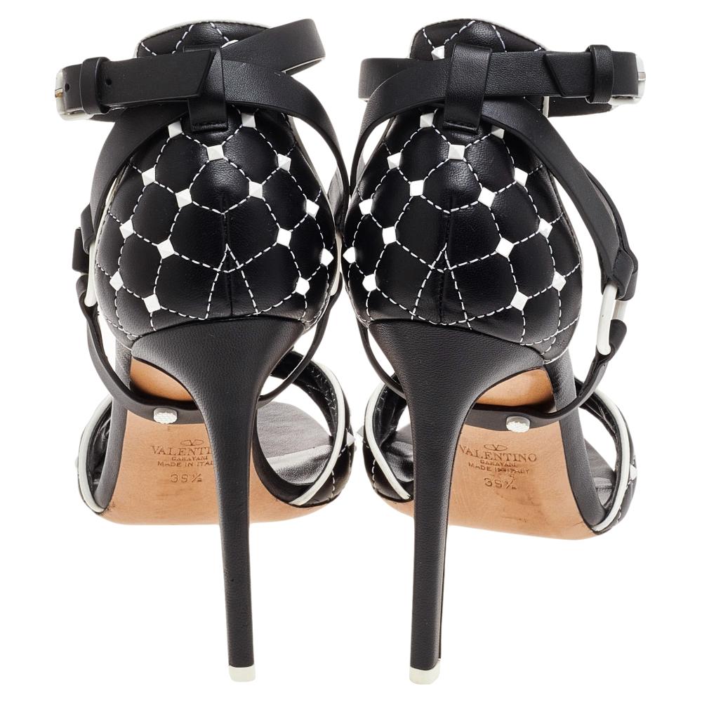 Valentino Black Quilted Leather Rockstud Ankle Strap Sandals Size 39.5 In Good Condition In Dubai, Al Qouz 2