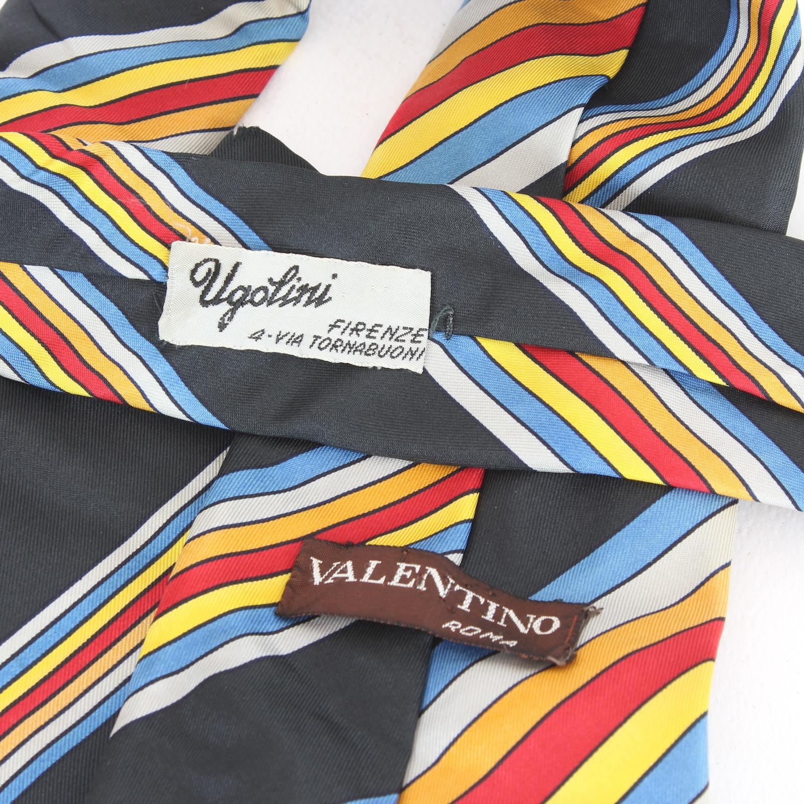 Valentino Black Red Silk Regimental Tie Vintage 1990 Pour hommes en vente