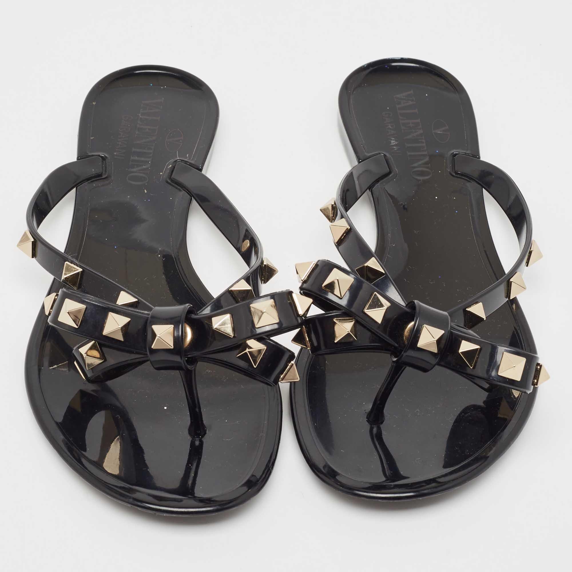 Noir Valentino Rubber Bow Rockstud Thong Flats Taille 35 en vente