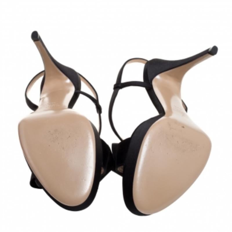Valentino Black Satin And PVC Bow Open Toe Slingback Sandals Size 39.5 In Excellent Condition For Sale In Dubai, Al Qouz 2