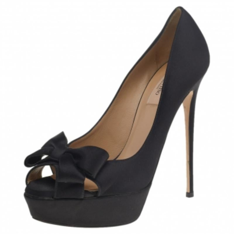 Valentino Schwarze Satin Plateau Pumps mit Schleife und Peep Toe Größe 39 im Angebot 2