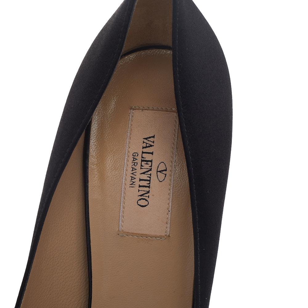 Women's Valentino Black Satin Bow Peep Toe Platform Pumps Size 39 For Sale