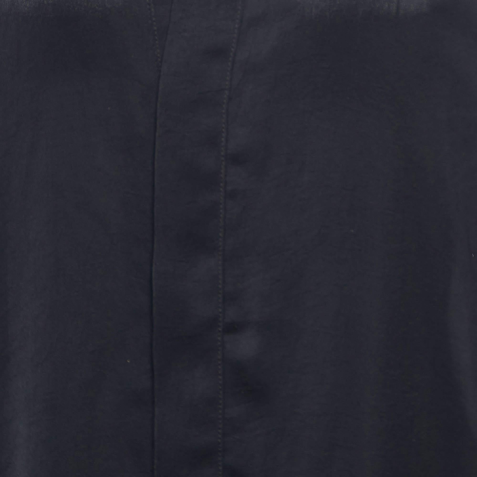 Valentino Schwarz Satin Plissee Ärmel Hemd Kleid M im Zustand „Gut“ im Angebot in Dubai, Al Qouz 2