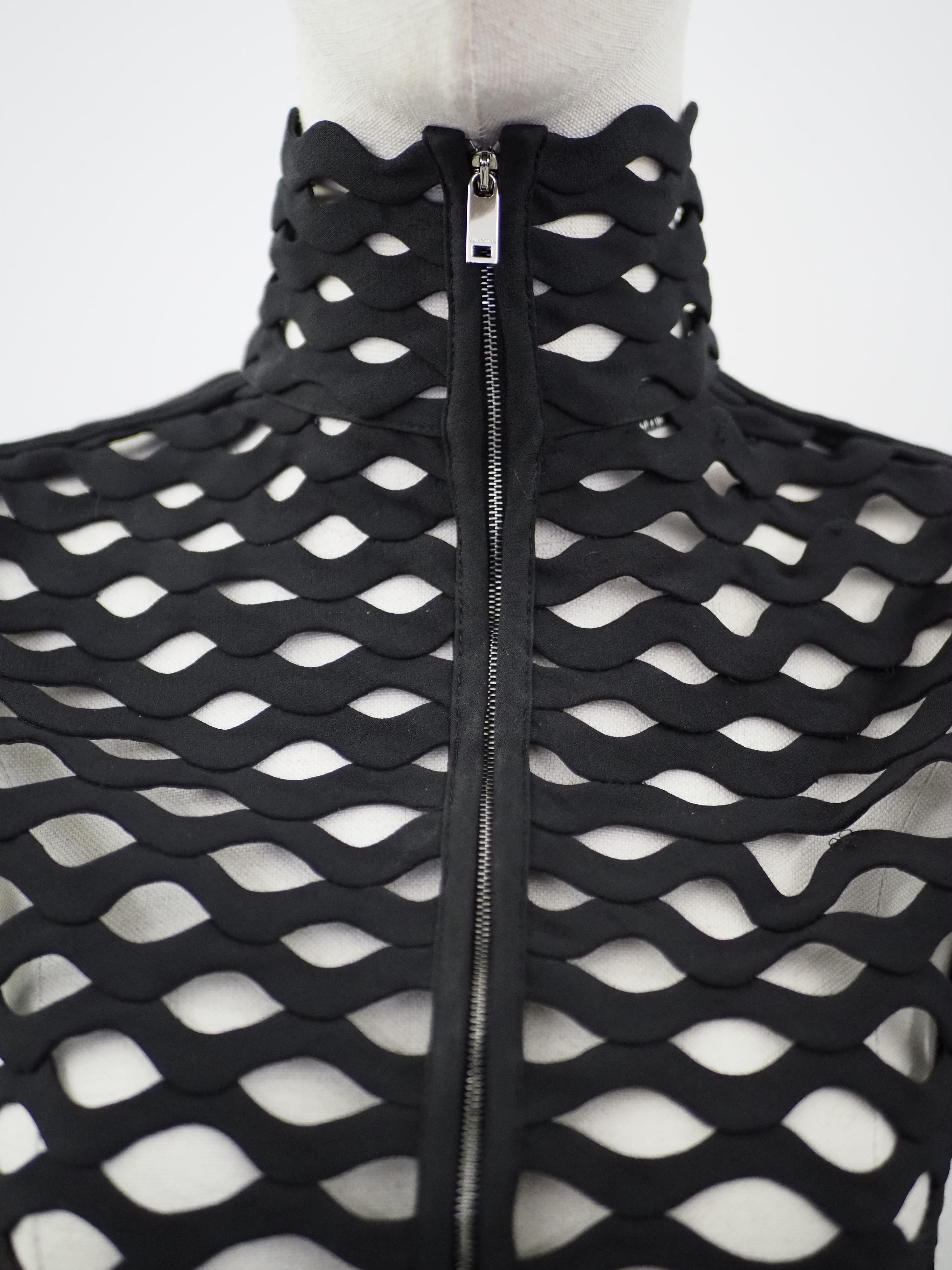 Valentino, veste noire transparente 
totalement fabriqué en italie en taille M