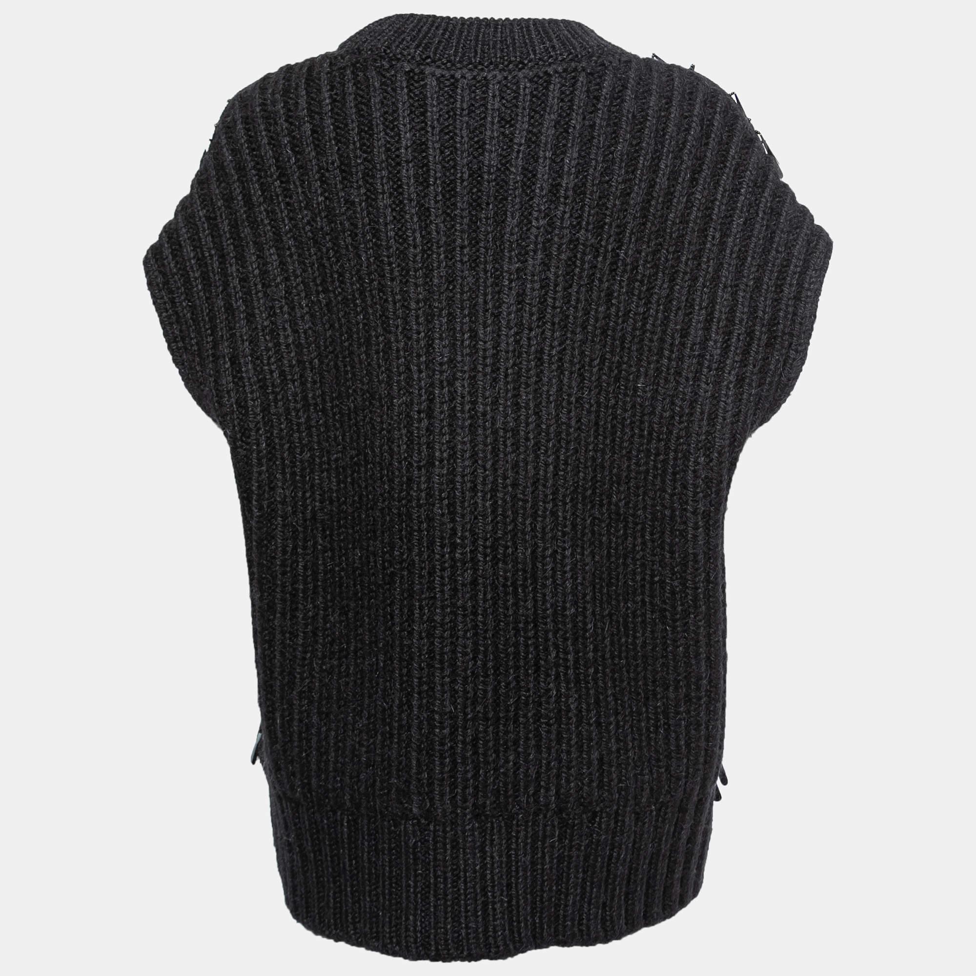 This designer sweater vest is perfect for your casual wear. It is made from quality fabric to give you immense comfort.

