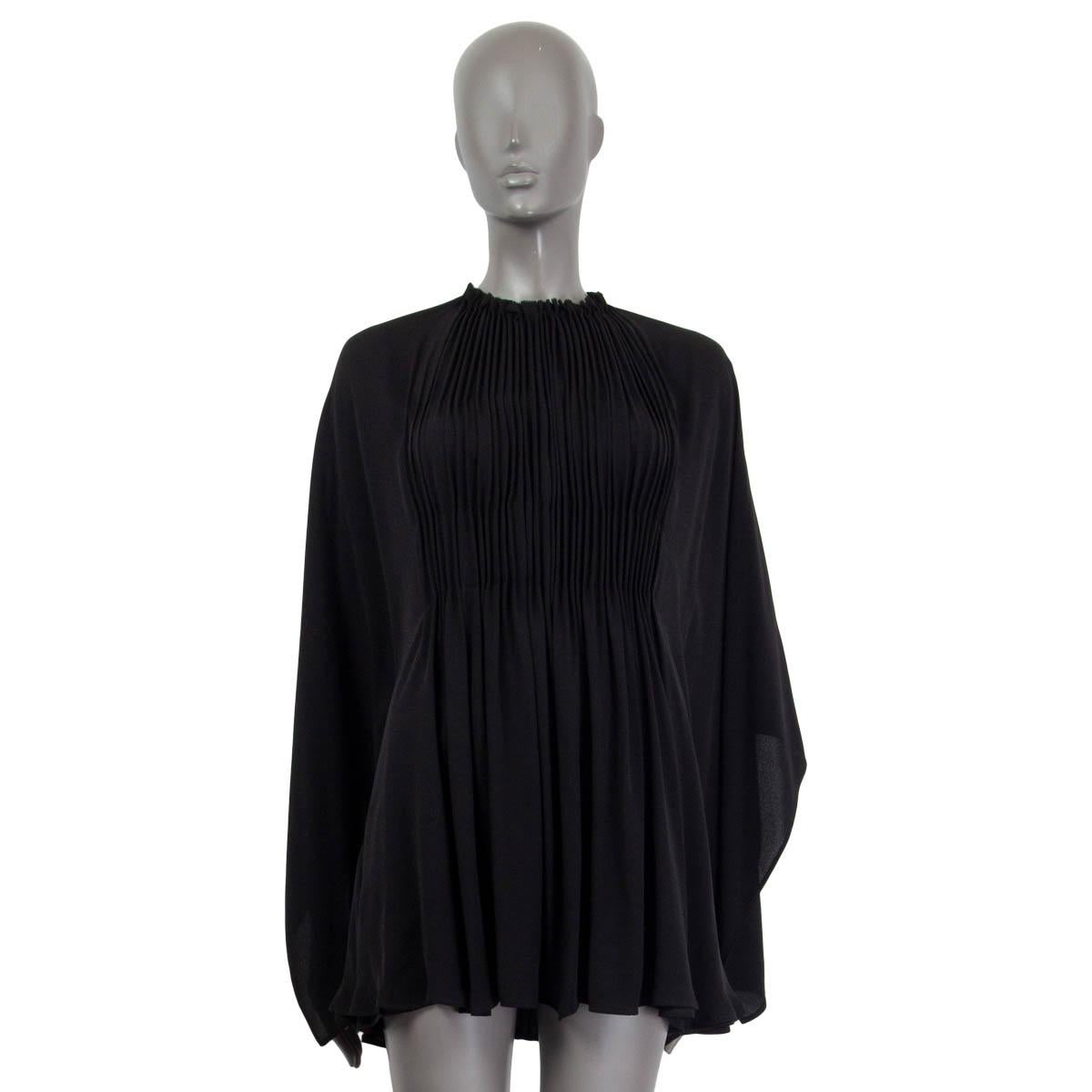 Noir VALENTINO Mini-robe plissée à manches ouvertes en soie noire 38 XS en vente