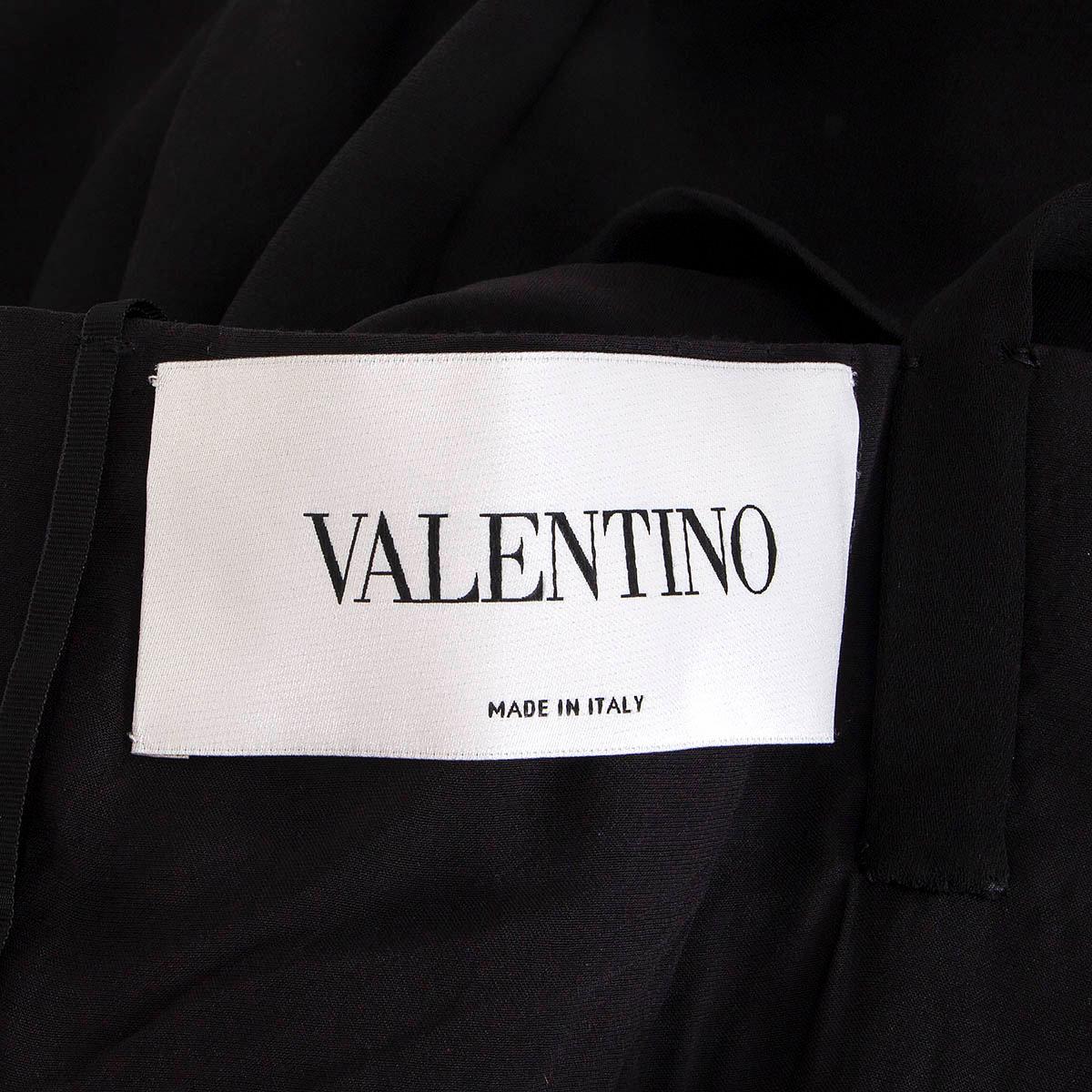 VALENTINO Mini-robe plissée à manches ouvertes en soie noire 38 XS en vente 2