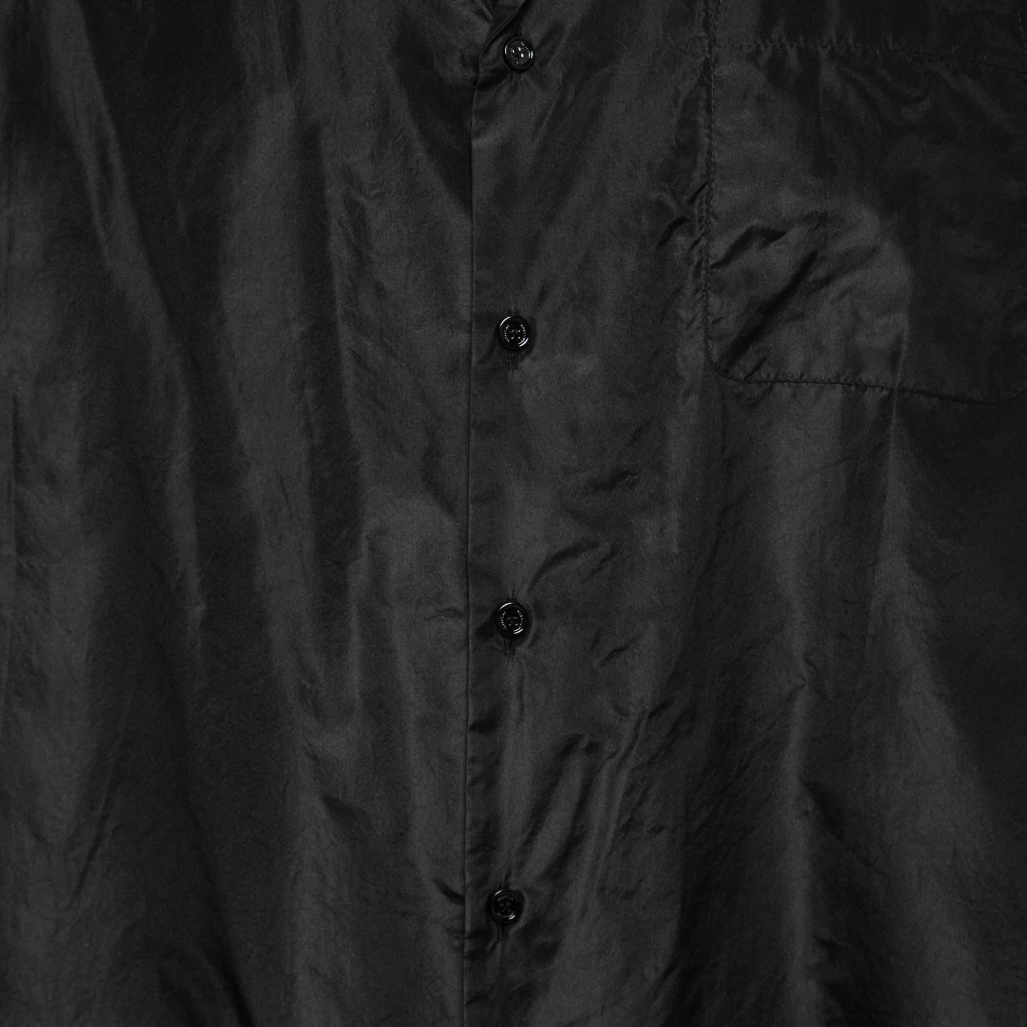 Valentino Black Silk Short-Sleeve Shirt S In New Condition For Sale In Dubai, Al Qouz 2