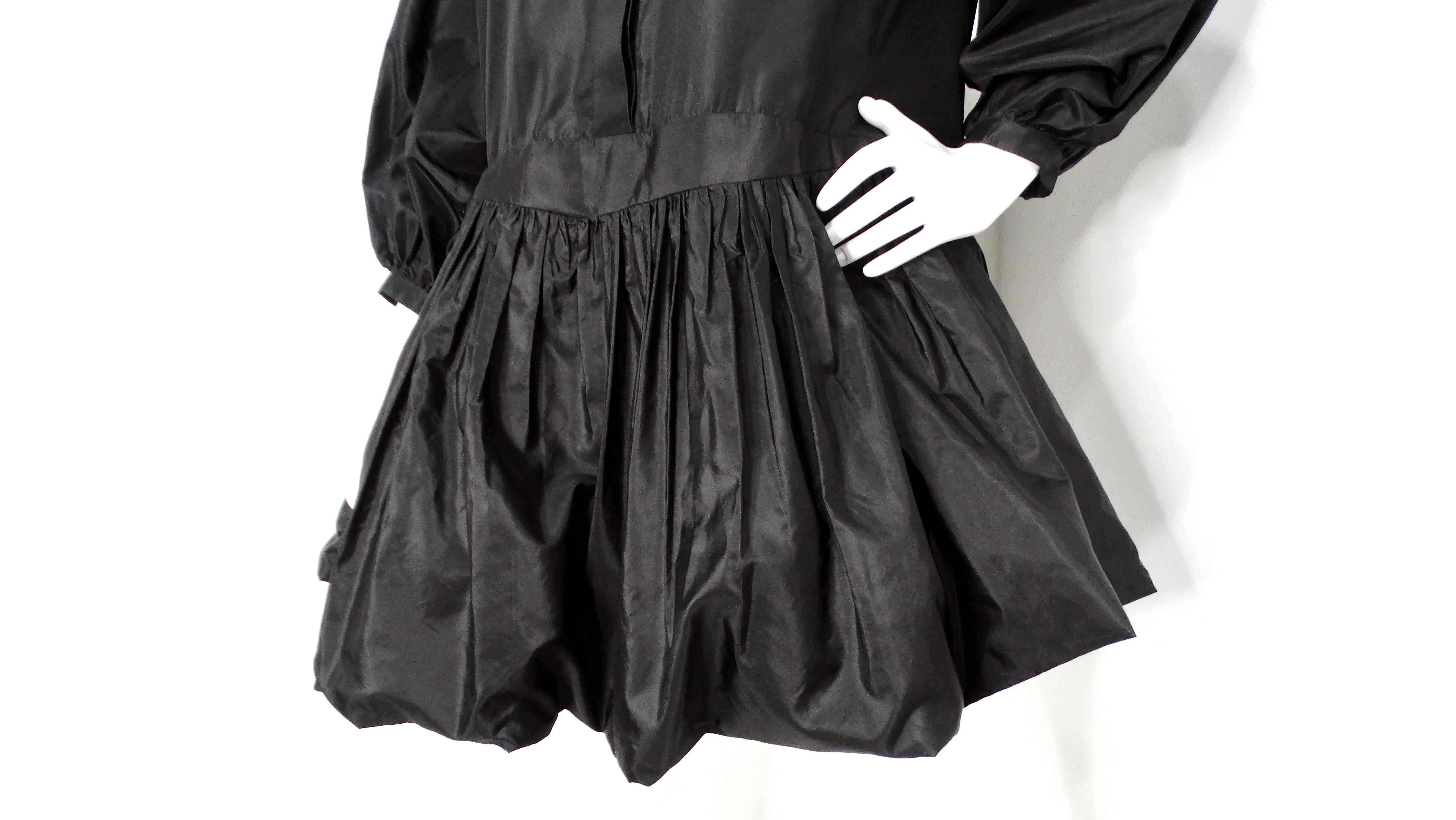 Valentino Schwarzes langärmeliges Hemdkleid aus Seidentaft mit Knopfleiste Damen im Angebot