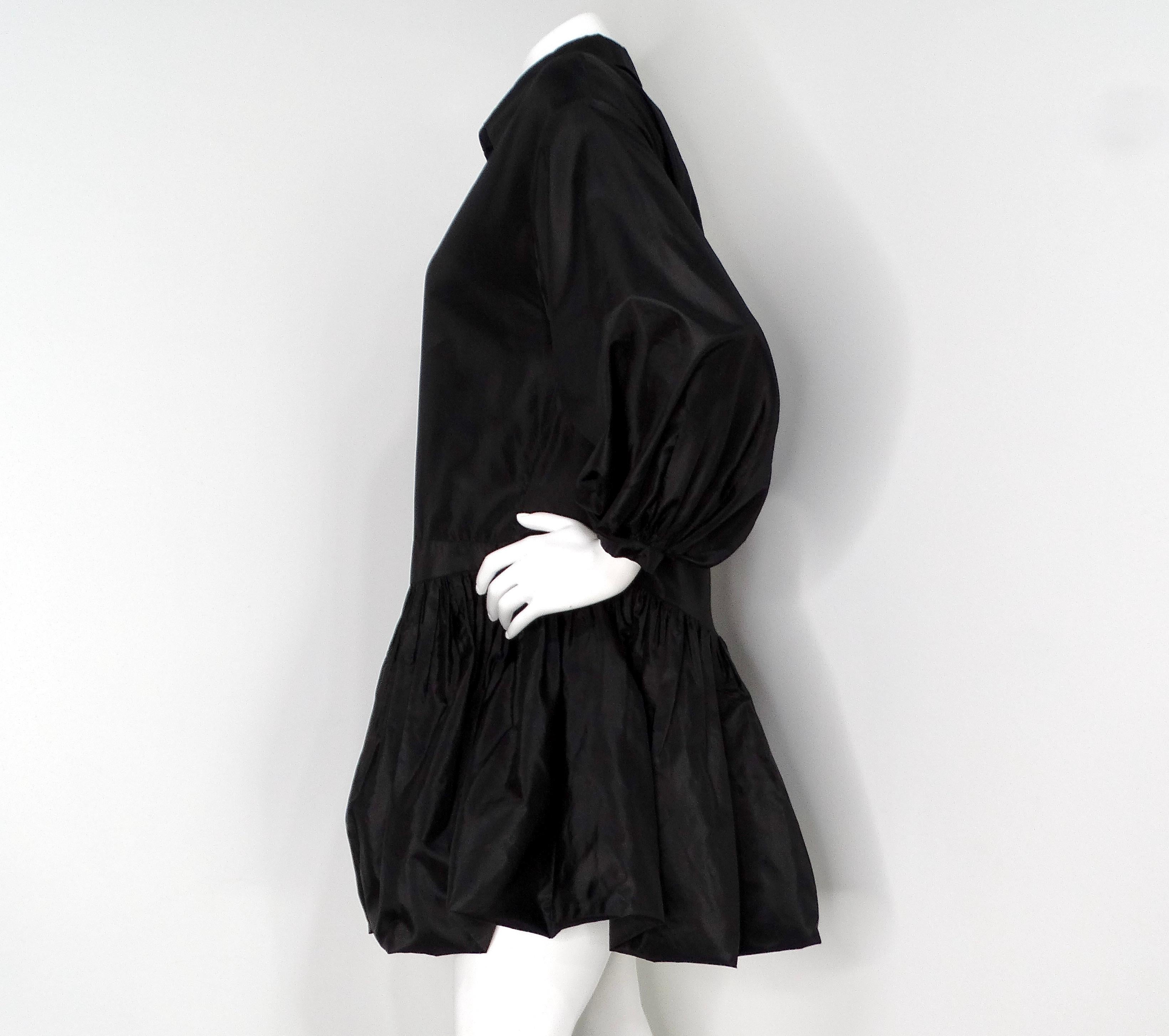 Valentino Schwarzes langärmeliges Hemdkleid aus Seidentaft mit Knopfleiste im Angebot 2