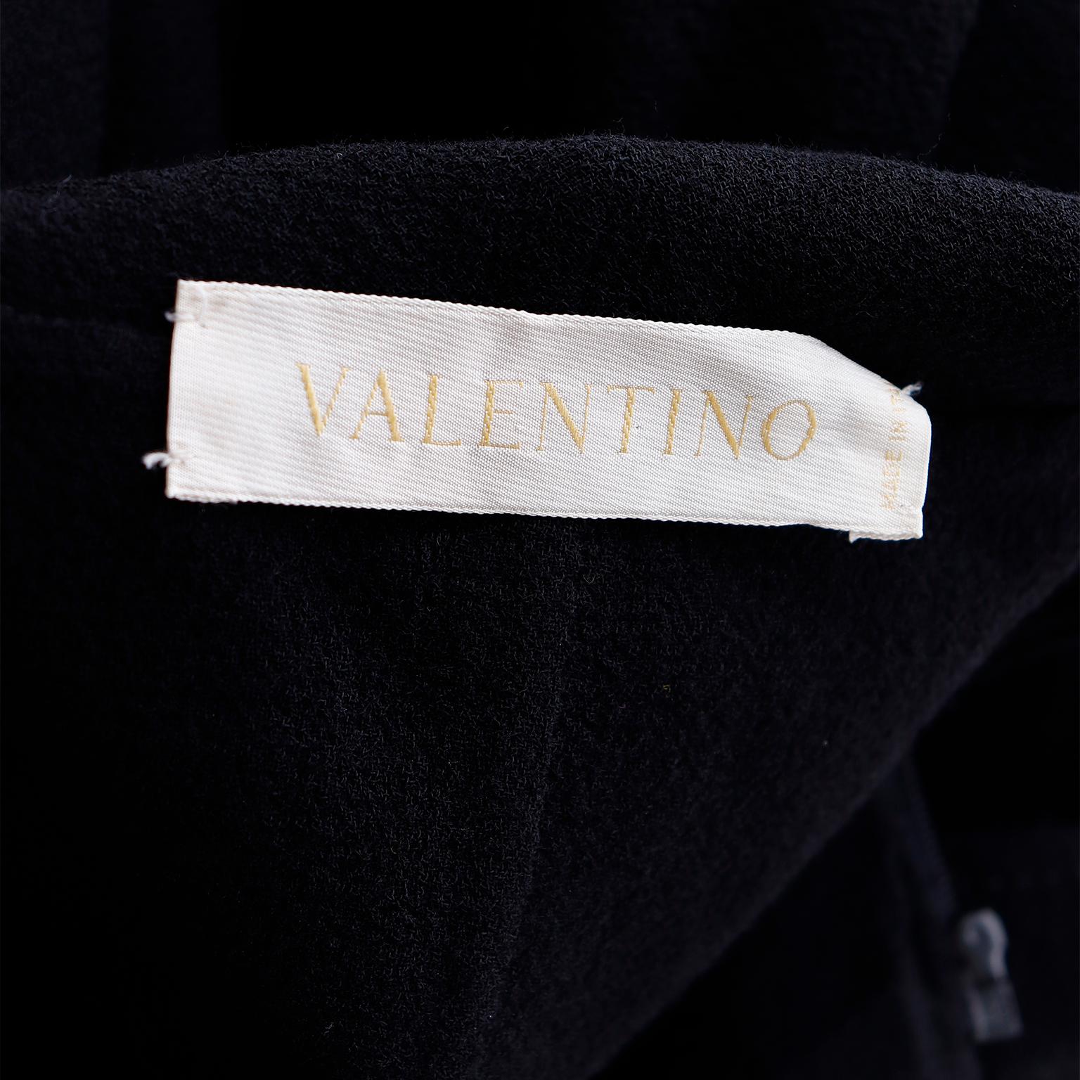 Valentino - Tailleur jupe noire avec veste unique avec nœud et boucle en vente 6