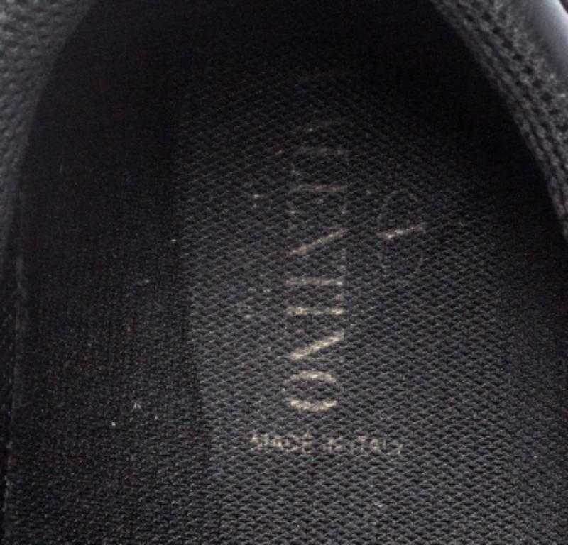 Uomo Valentino - Sneakers Slip On in pelle nera con borchie Taglia 45 in vendita