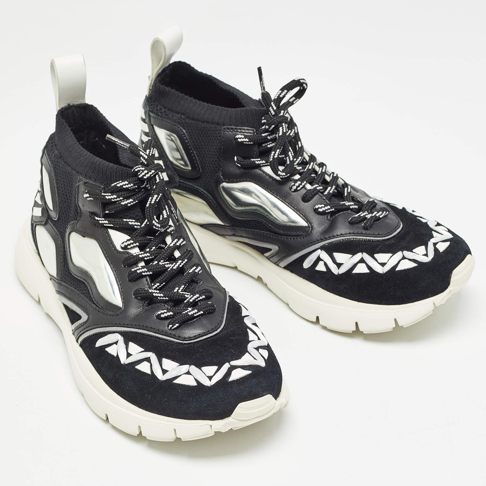 Women's Valentino Black Suede and Leather Rockstud Sneakers Size 41 For Sale