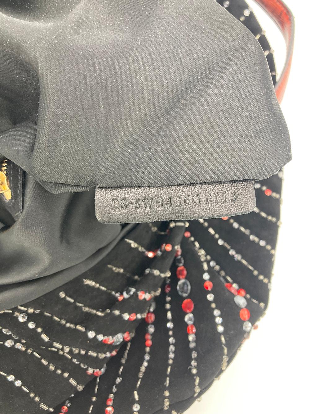 Valentino - Fourre-tout en daim noir avec nœud perlé et strass en vente 11