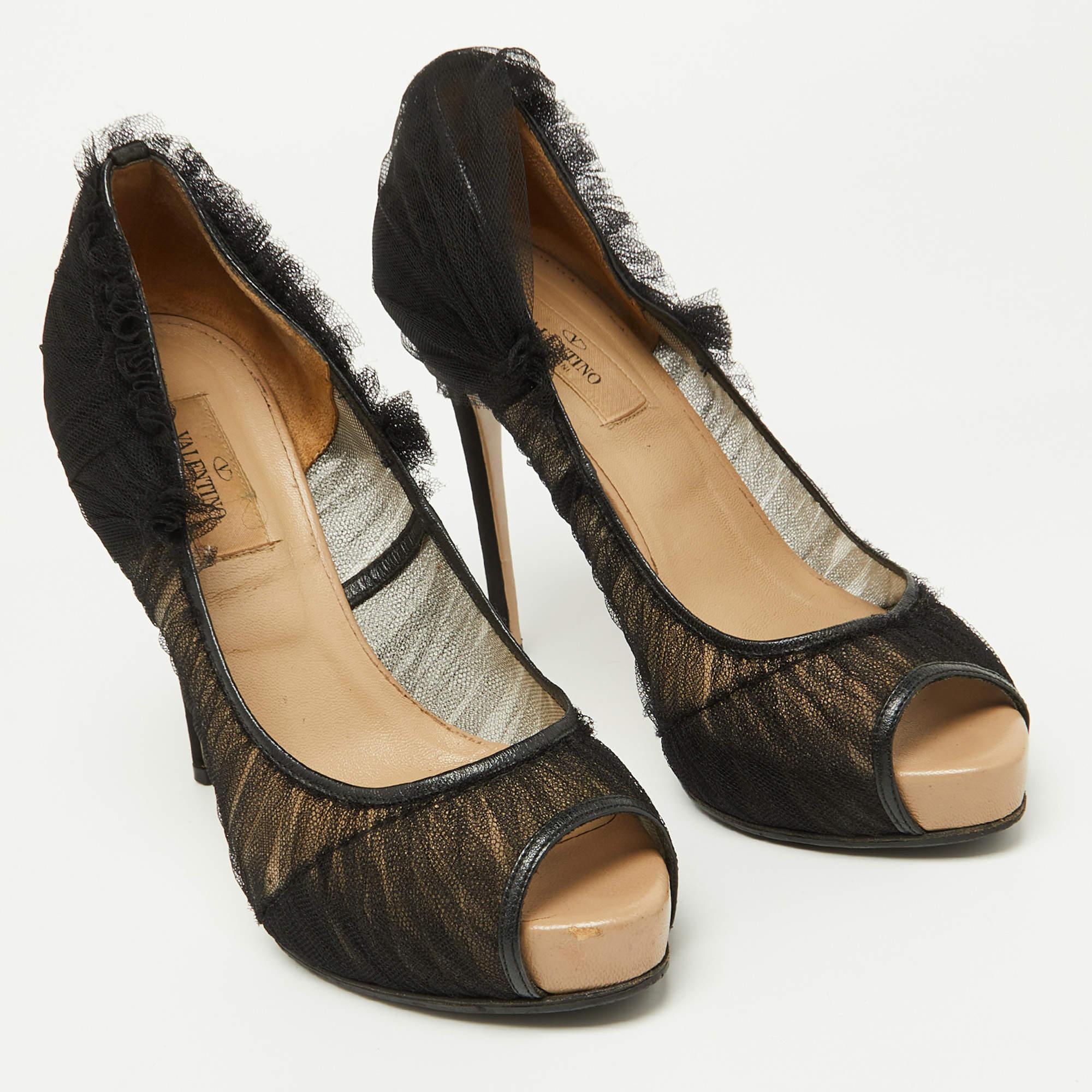 Valentino Schwarze Peep Toe Plateau-Pumps aus Tüllstoff Größe 37 Damen im Angebot