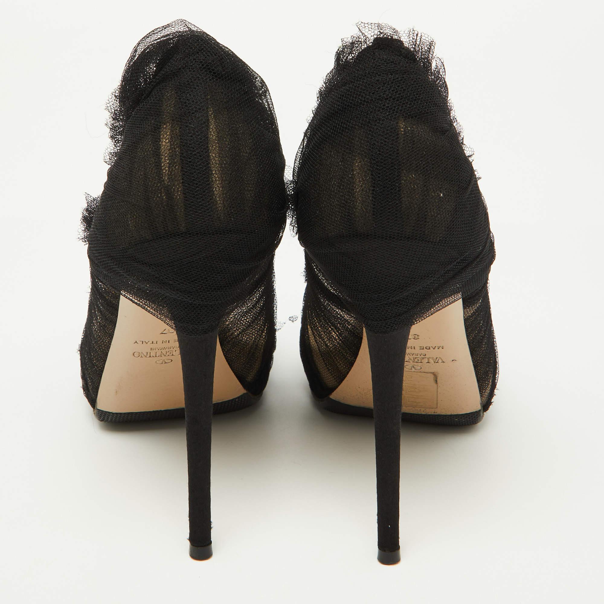 Valentino Schwarze Peep Toe Plateau-Pumps aus Tüllstoff Größe 37 im Angebot 1