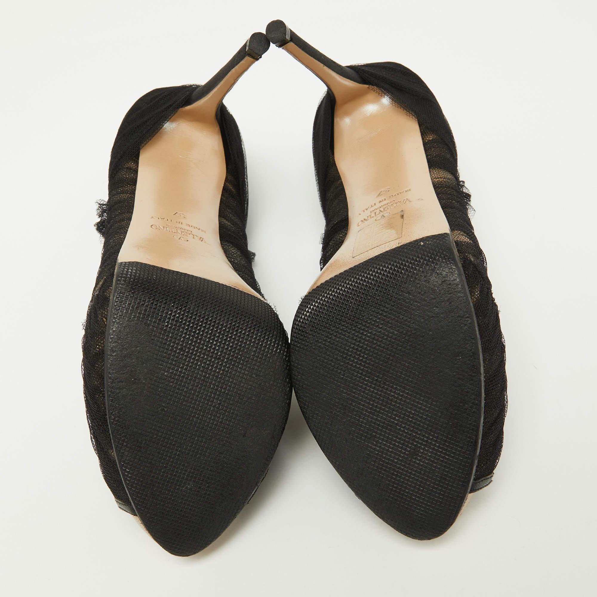 Valentino Schwarze Peep Toe Plateau-Pumps aus Tüllstoff Größe 37 im Angebot 2