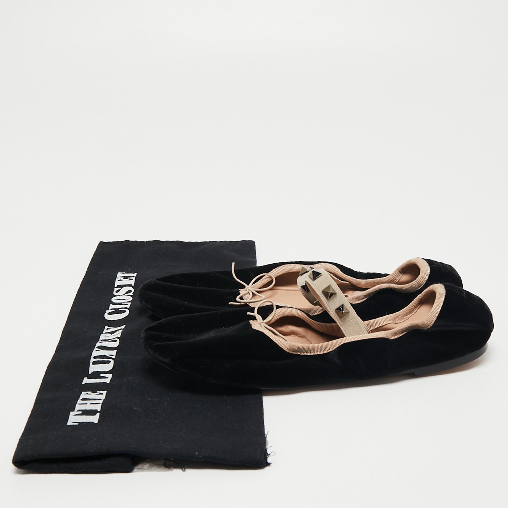 Women's Valentino Black Velvet Rockstud Scrunch Mary Jane Ballet Flats Size 38