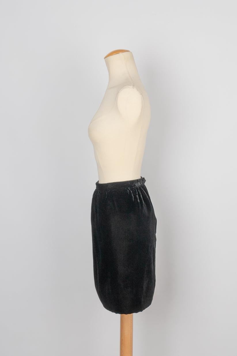 Women's Valentino Black Velvet Skirt For Sale