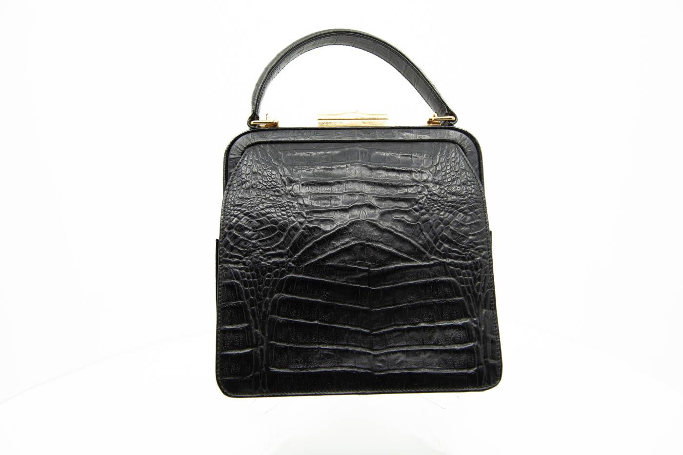 Valentino Schwarze Vintage-Handtasche aus Alligatorleder  im Zustand „Hervorragend“ im Angebot in Kingston, NY