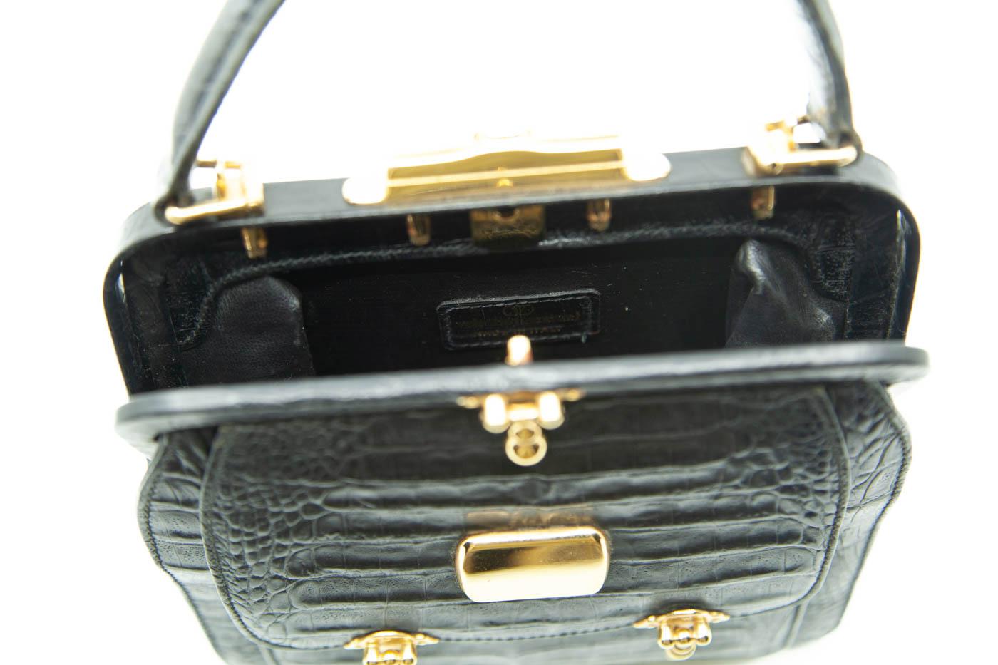 Valentino Schwarze Vintage-Handtasche aus Alligatorleder  Damen im Angebot