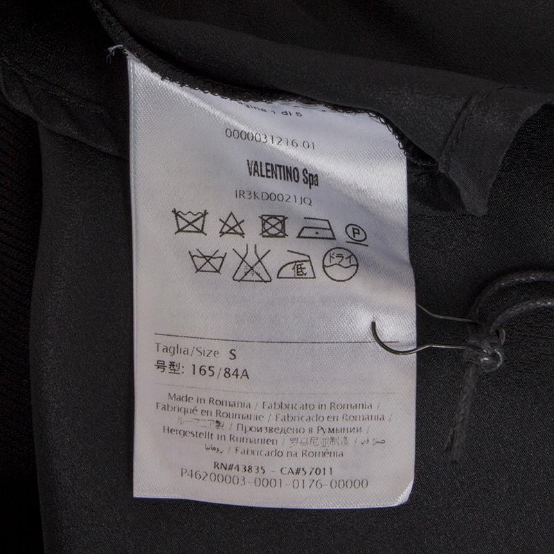VALENTINO schwarzes Viskose LACE PANELED HEM KNIT Kleid S im Zustand „Hervorragend“ im Angebot in Zürich, CH