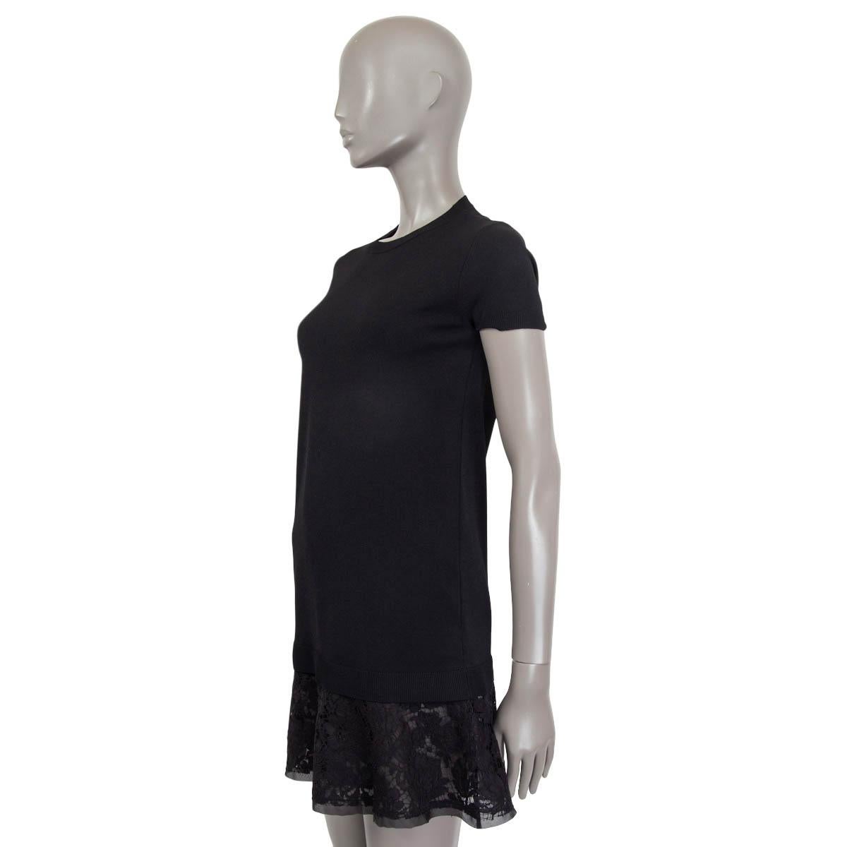 VALENTINO black viscose LACE TRIM SHORT SLEEVE Dress S In Excellent Condition For Sale In Zürich, CH