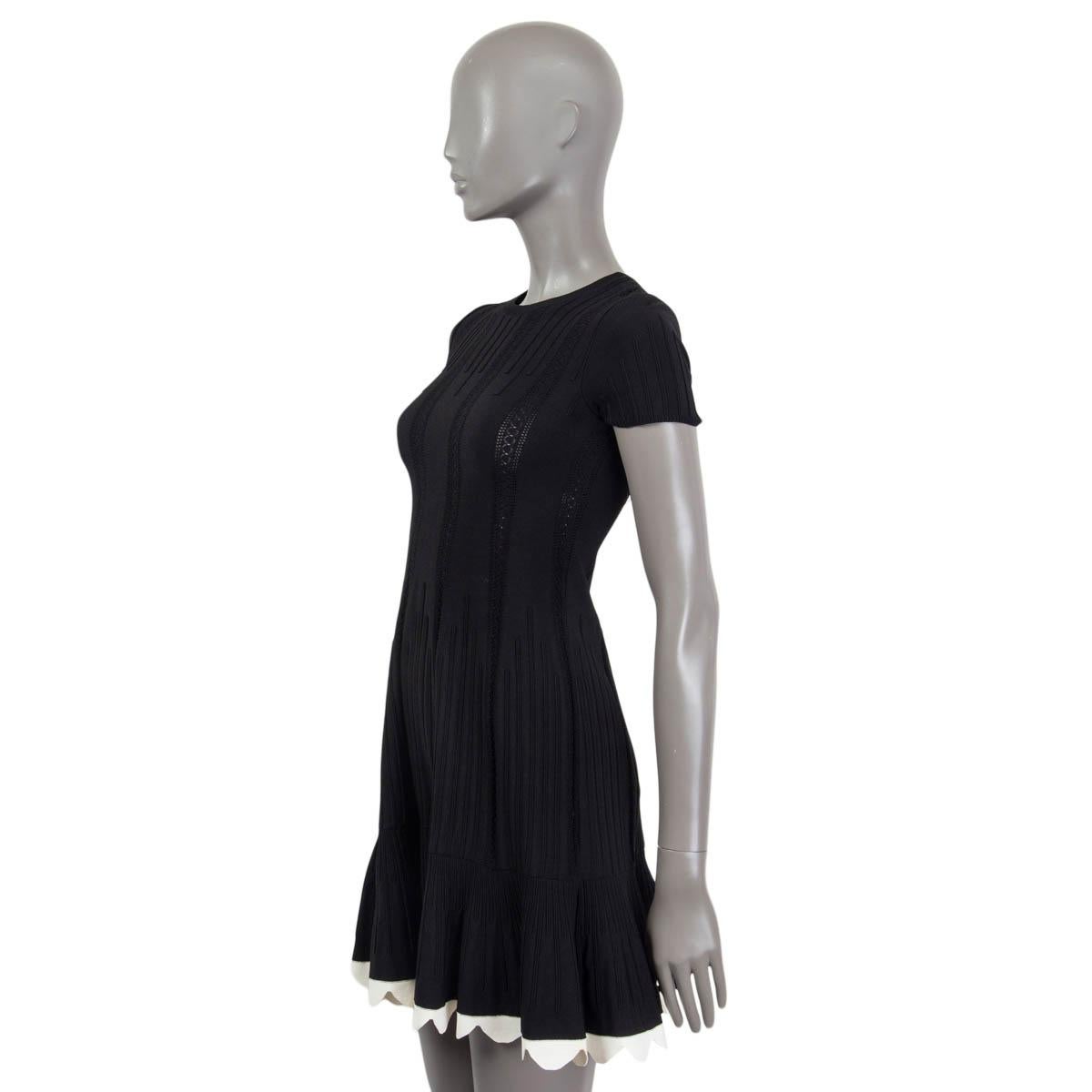 VALENTINO black viscose SCALLOPED POINTELLE MINI KNIT Dress XS In Excellent Condition In Zürich, CH
