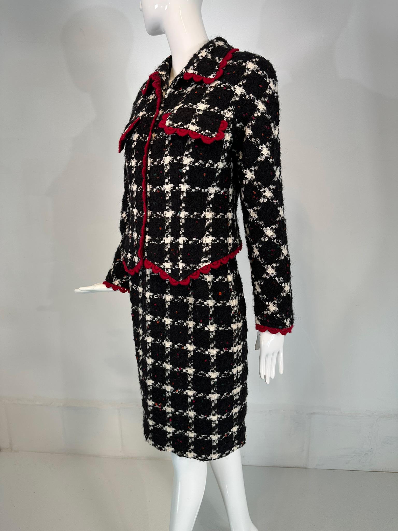 Valentino Black & White Check Red Crochet Trim Zipper Front Jacket Skirt Suit 44 In Good Condition For Sale In West Palm Beach, FL