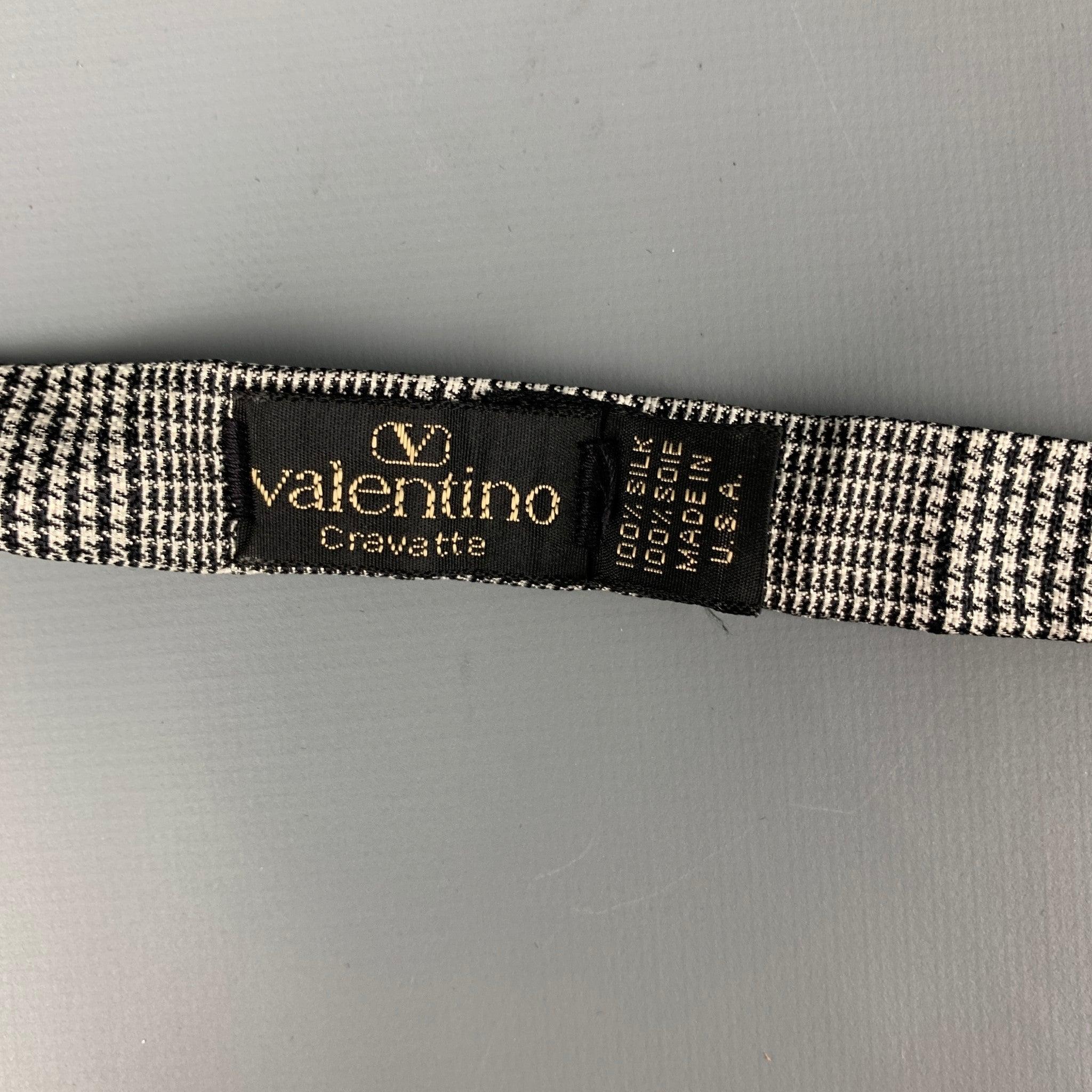 VALENTINO Black White Houndstooth Silk Bow Tie In Good Condition In San Francisco, CA
