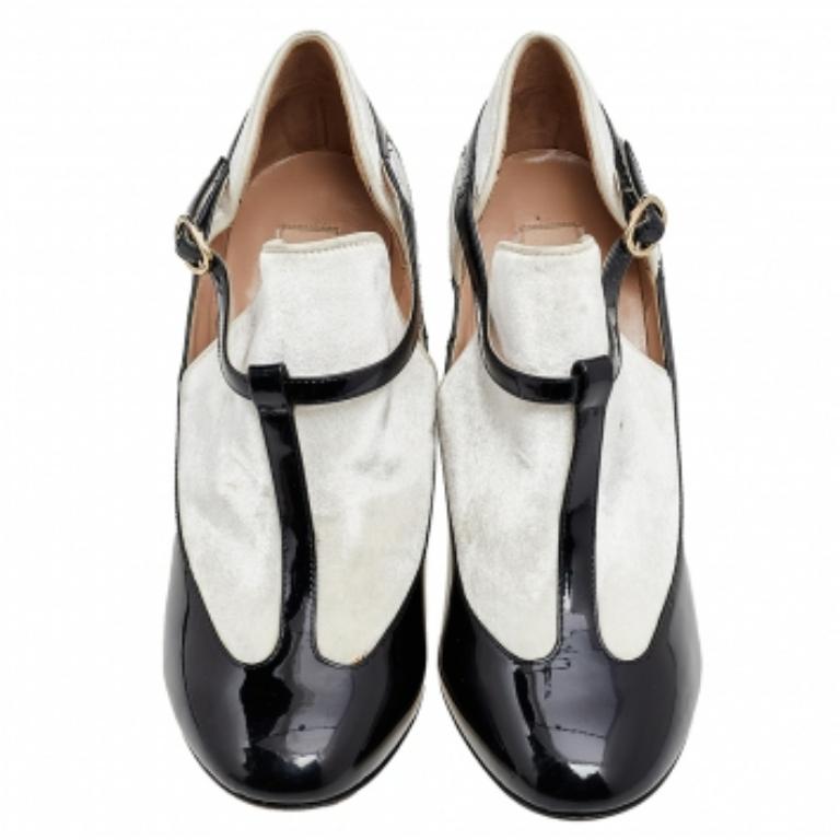 Valentino Pumps con cinturino a T in vernice e velluto bianco/nero taglia 36 In condizioni ottime in vendita a Dubai, Al Qouz 2