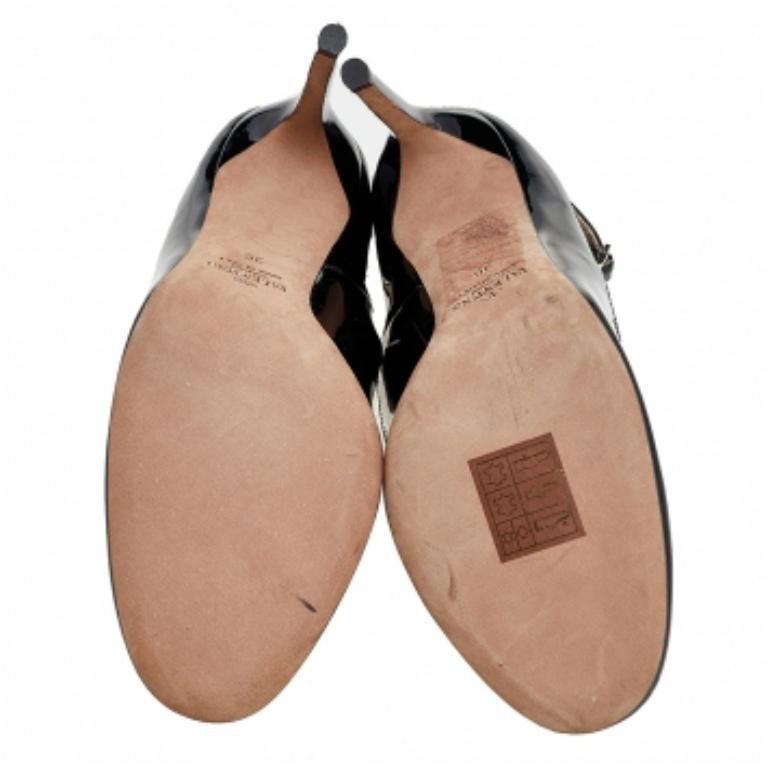 Valentino Pumps con cinturino a T in vernice e velluto bianco/nero taglia 36 in vendita 1