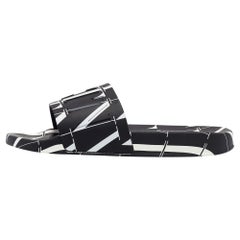Valentino Black/White Rubber VLTN Pool Slides Size 42