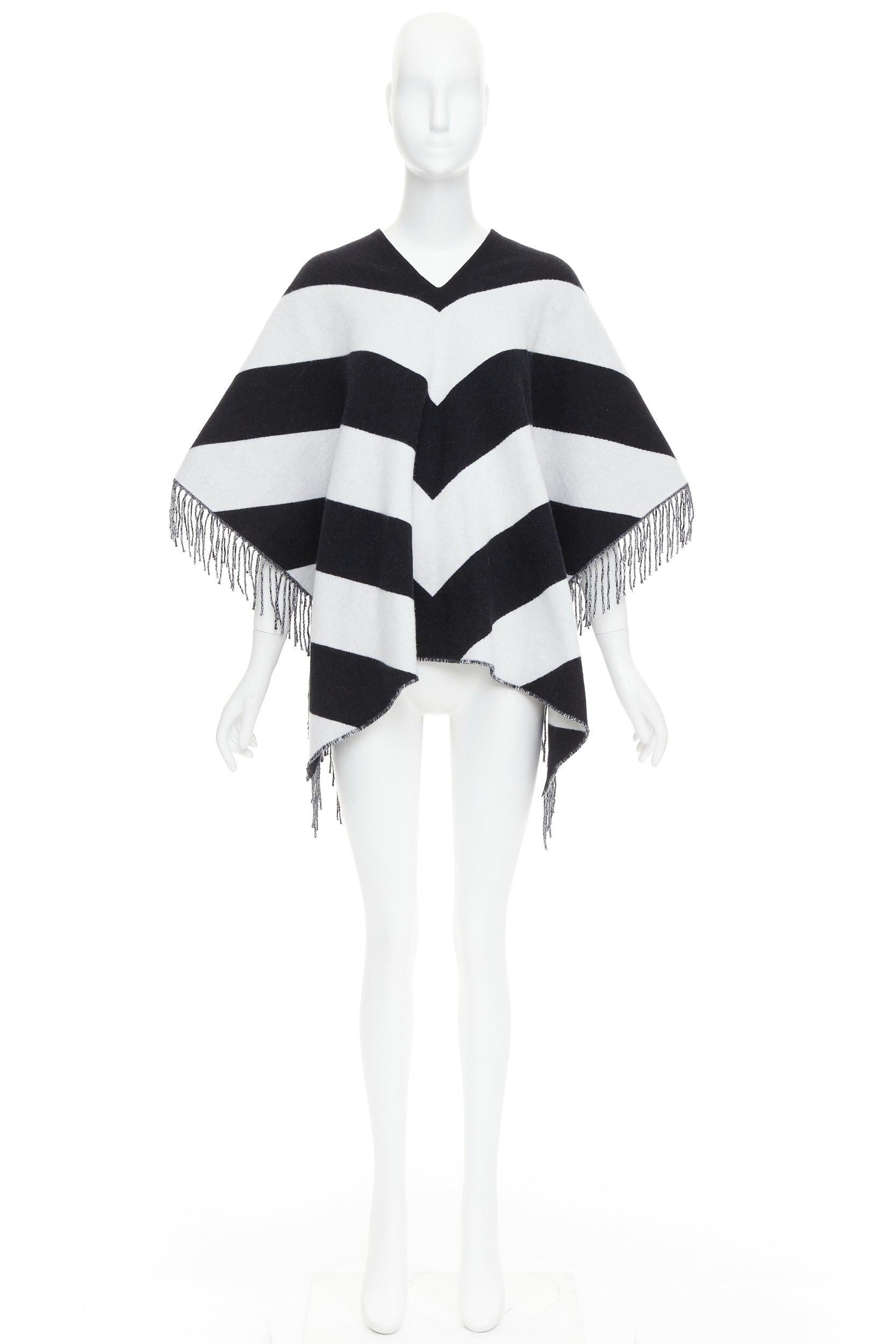 Valentino top sciarpa poncho a doppio strato con logo a righe bianche e nere in vendita 4