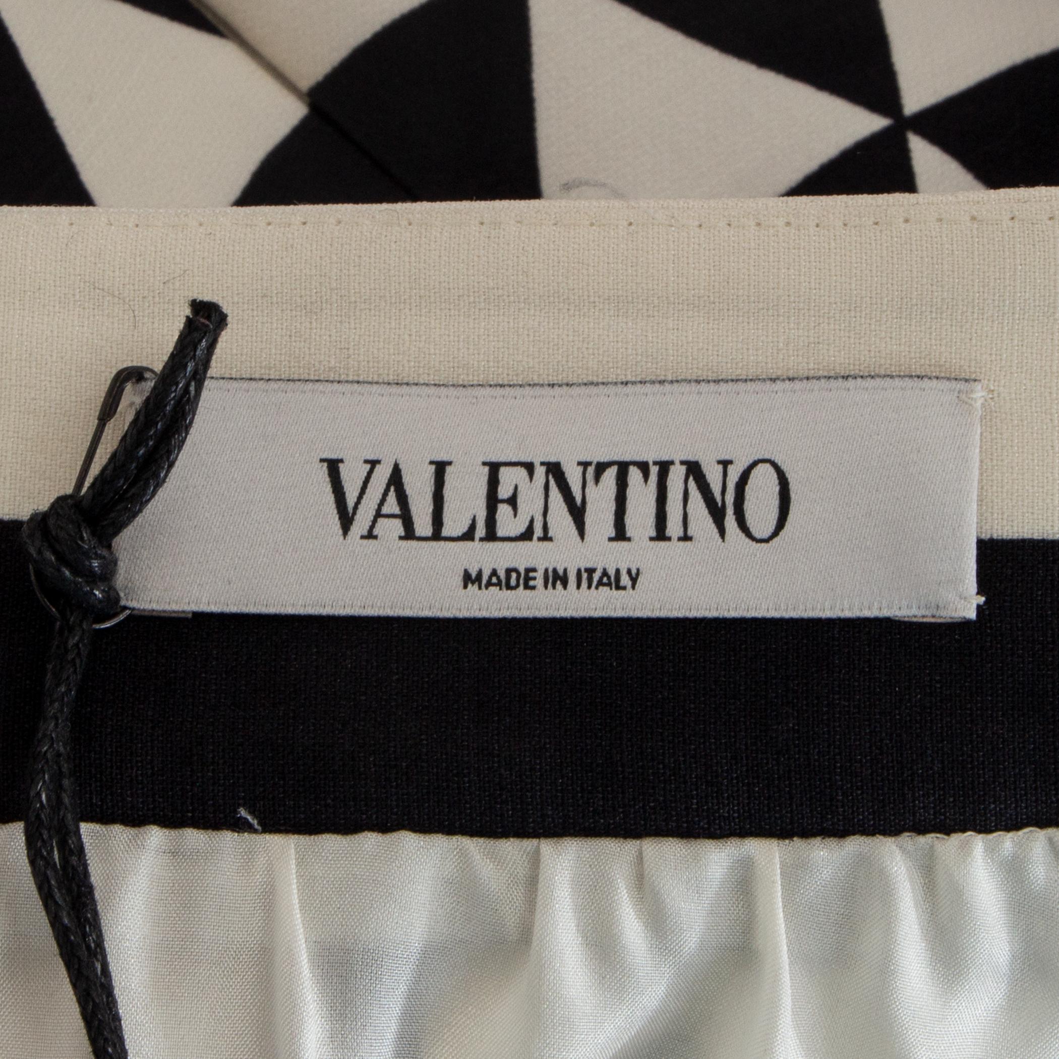 Women's VALENTINO black & white wool & silk CHECK MIDI Skirt 38 XS For Sale