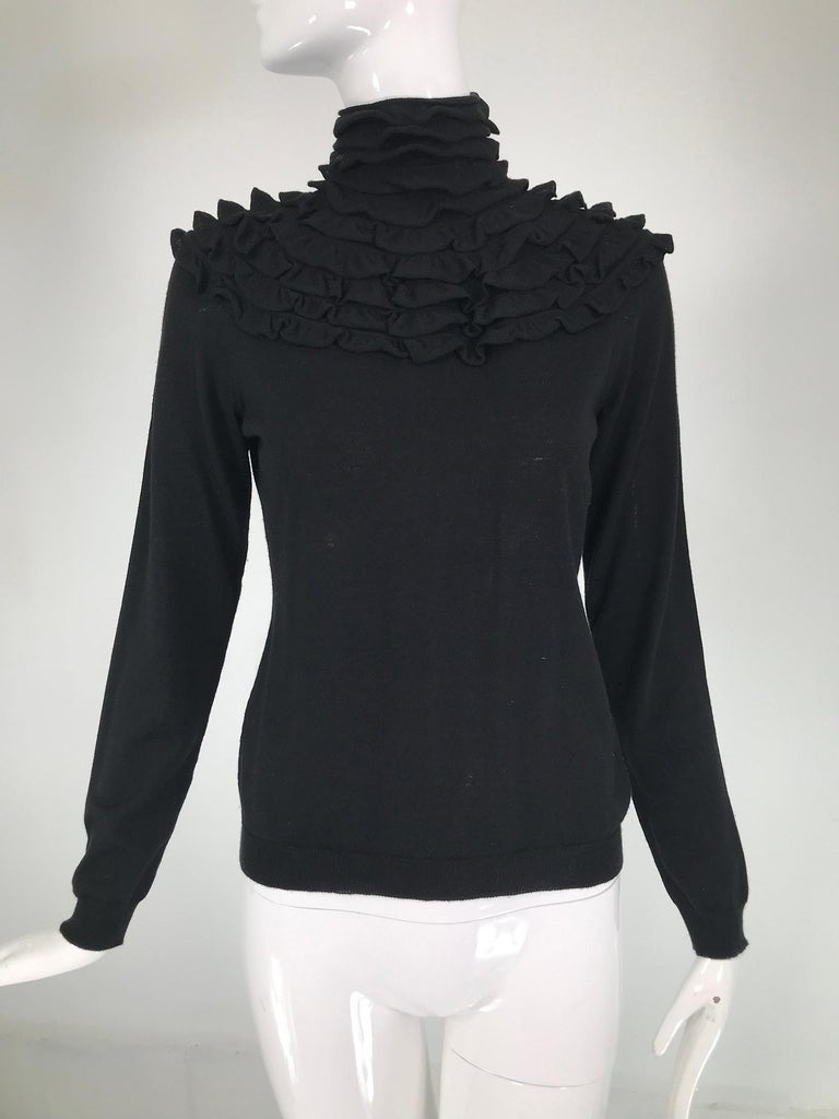 Valentino Black Wool Silk Cashmere Knit Shirred Turtle Neck Pull On Sweater  For Sale 8