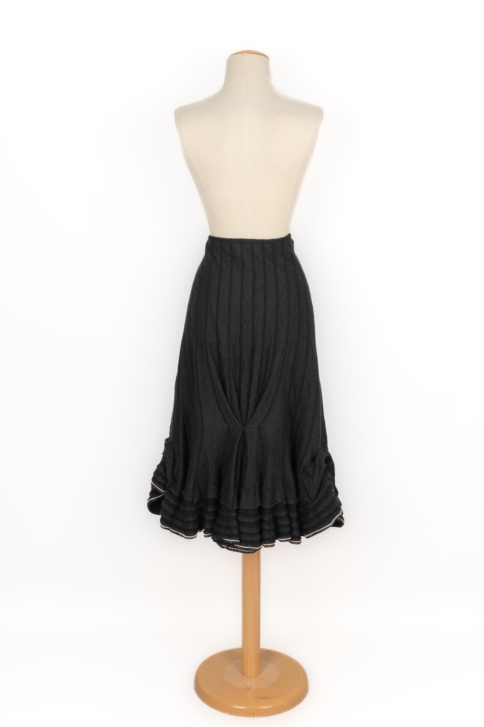 Valentino Black Wool Skirt In Excellent Condition For Sale In SAINT-OUEN-SUR-SEINE, FR